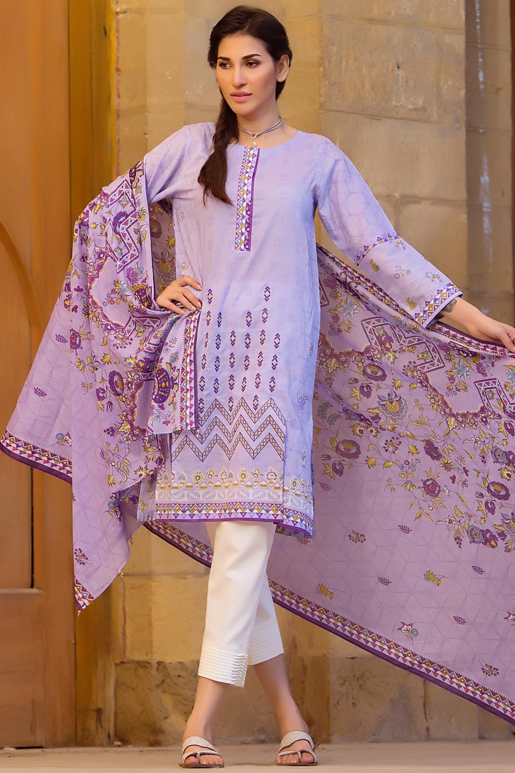 Cheap pakistani lawn suits on sale online