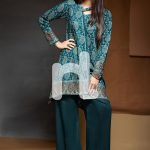 Green Color 2 Piece Unstitched Pakistani Karandi Pret Wear Available For Shopping Online On Discount Rate At Sale By Nishat Linen Winter Collection 2017.