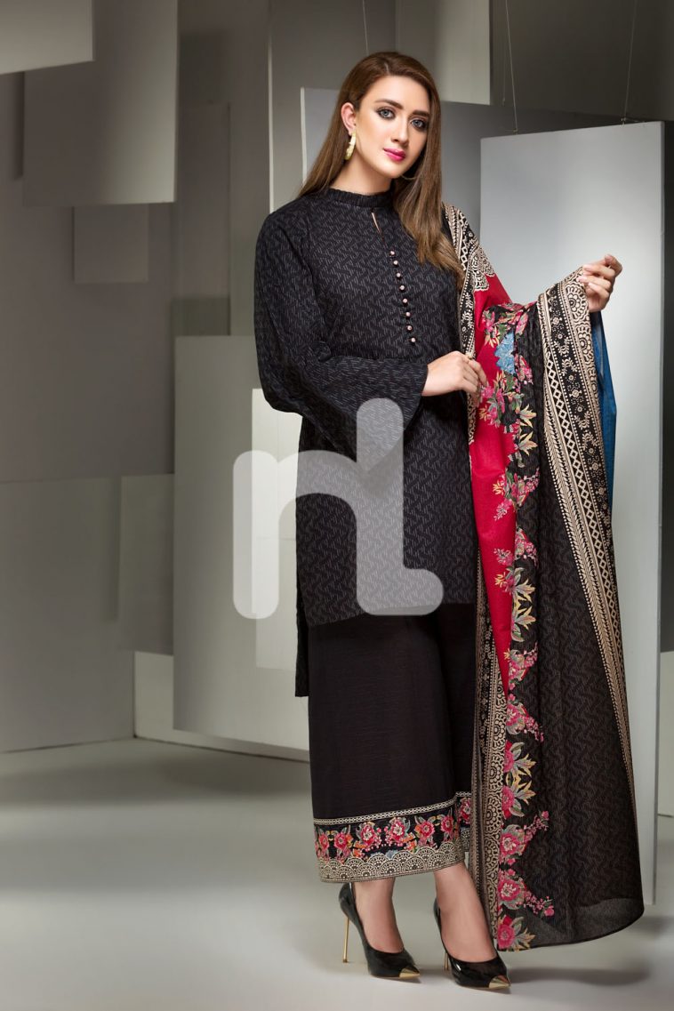Unstitched 3 Piece Khaddar Pakistani Dress On Sale To Buy Online By Nishat Linen Winter Collection 2017 At A Discount Price.