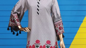 Printed straight shirt with round neckline and tassels