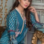 Buy this beautiful 3 piece lawn embroidered dress in by Zeen women online embroidered collection 2019 available all across Pakistan for online shopping