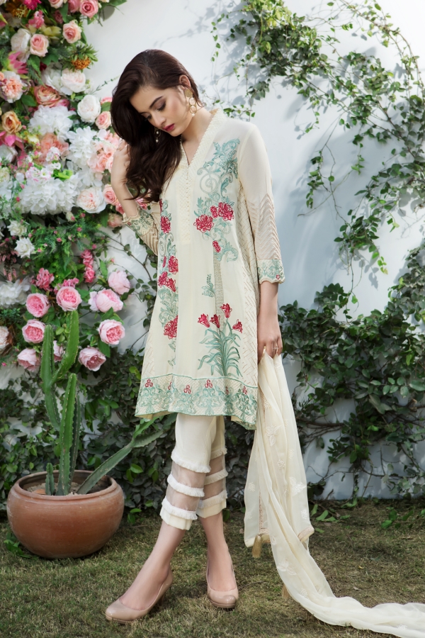 Beautiful white 3 piece unstitched dress by Imrozia premium Embroidered online 2018