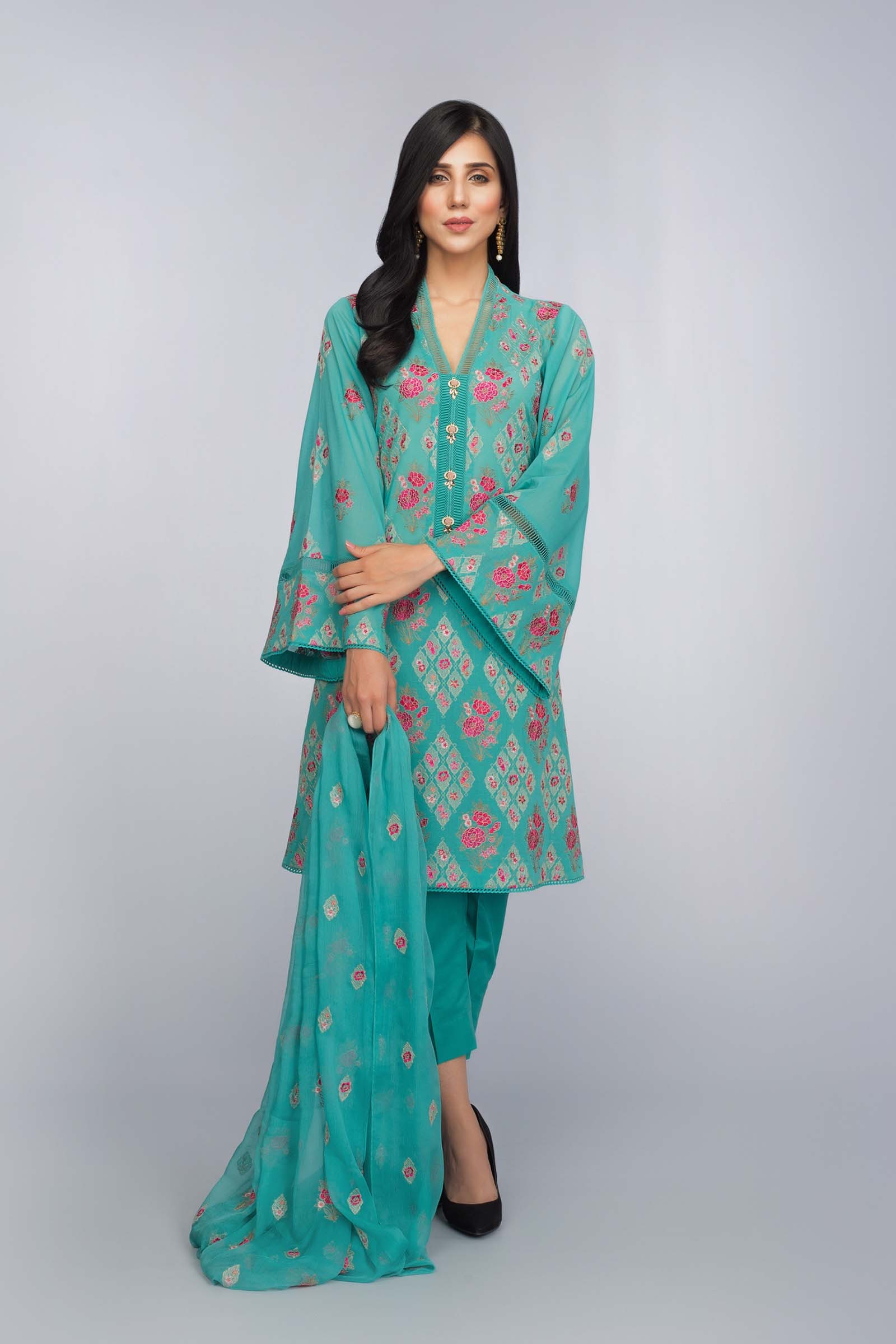 Buy Online Unstitched Lawn Suit at Bareeze Clearance Sale 2018