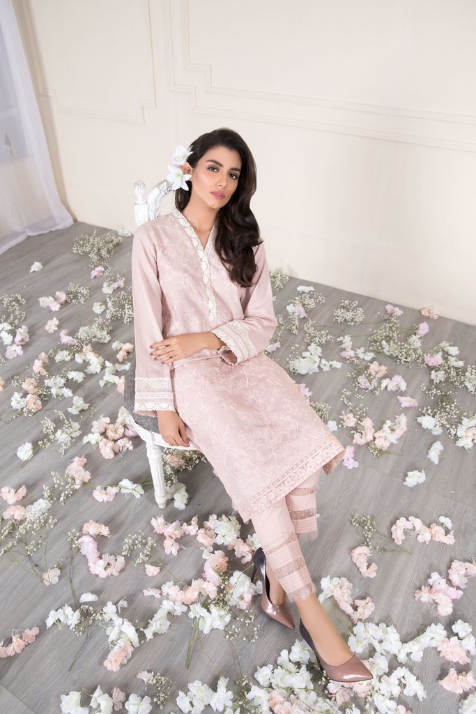 Elegant pink embroidered unstitched Pakistani pret dress by Sapphire unstitched collection 2018