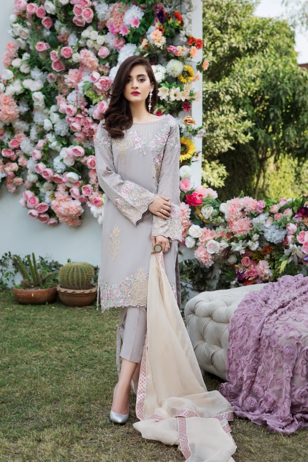 Get this ravishing Printed Pakistani unstitched dress at a best price by Imrozia Premium casual prets 2018