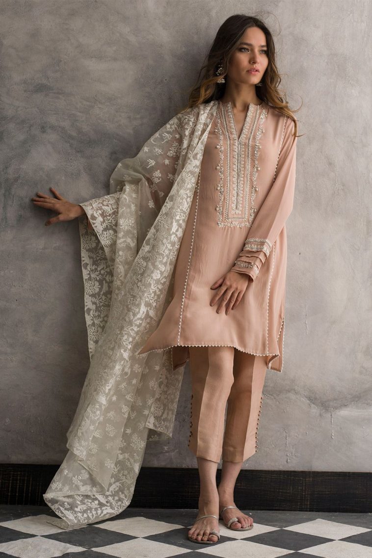 Buy this elegant crepe silk dress at a discount rate by Nida Azwer Pakistani dresses 2018