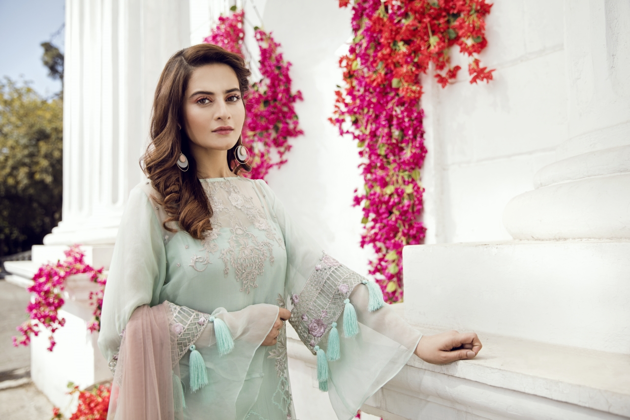 The Sky Lark unfurls freedom chiffon dress by Imrozia Premium Eid luxury dresses 2018.